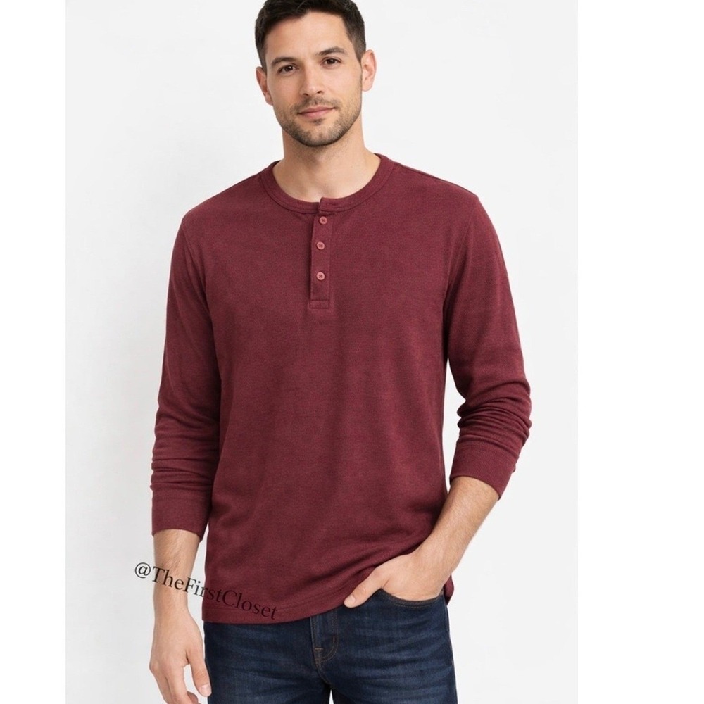 Express Shirt Mens M Long Sleeve‎ Henley Burgundy Textured Knit 1/4 Button